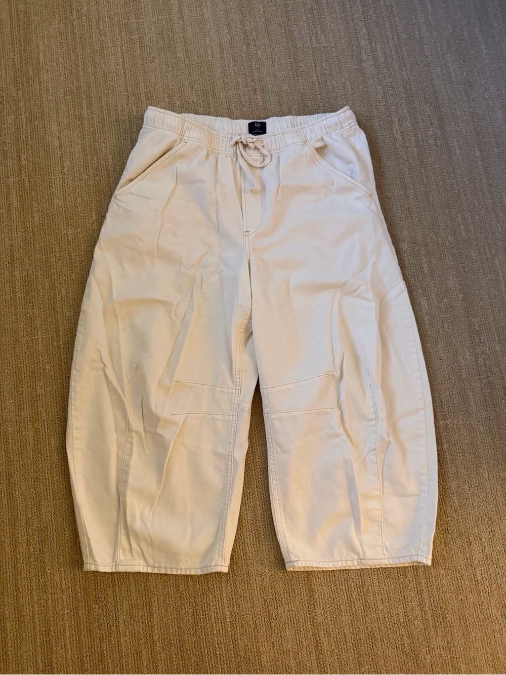 GAP women’s large petite Ultrasoft Cream barrel jeans